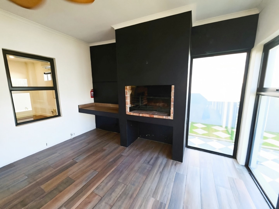 To Let 3 Bedroom Property for Rent in Sandown Western Cape